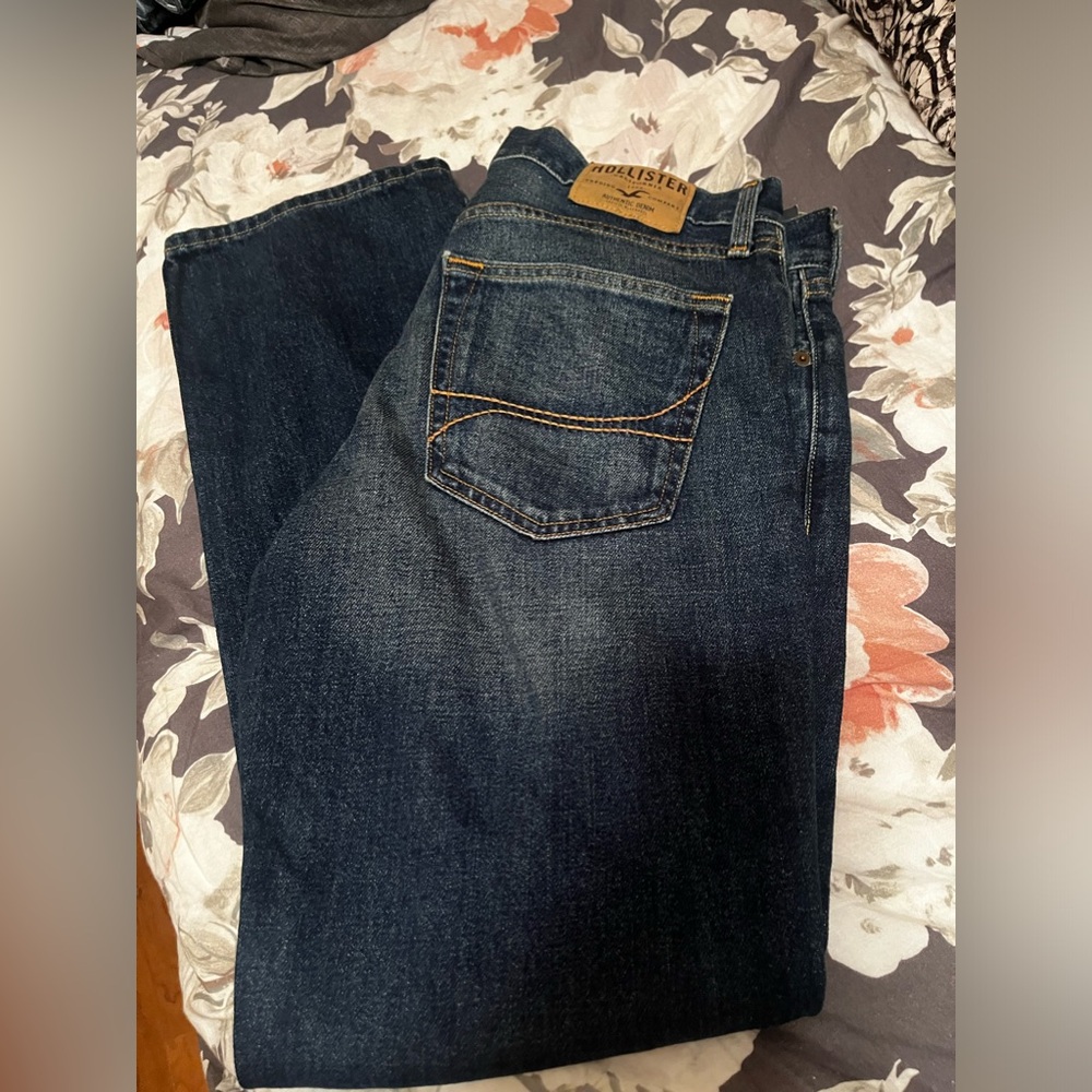 Hollister Jeans . New .. 32x30 Classic Straight